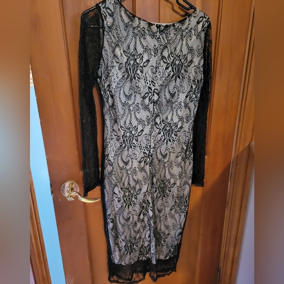 DRESS - Picture 2 of 4